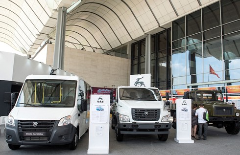 Xe Nga giá rẻ vào Việt Nam, khó vượt xe Nhật, Hàn