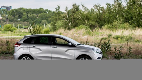 Xe Nga giá rẻ vào Việt Nam, khó vượt xe Nhật, Hàn
