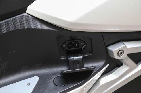 Thuc hu chuyen xe dien tiet kiem hon 33 lan so voi xe ga hinh anh 2