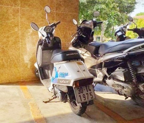 Cộng đồng mạng xôn xao với chiếc xe máy biển số “30 tháng 4 1975” - ảnh 2