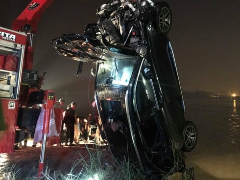 Những vụ lái xe sang Mercedes gây tai nạn kinh hoàng