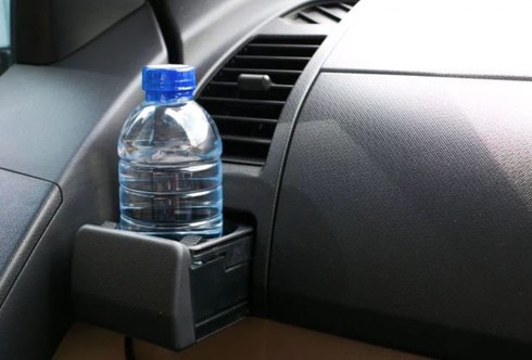 Đỗ xe dưới trời nắng nóng cần chú ý đến những bộ phận này - ảnh 1