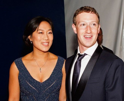 Cận vệ Zuckerberg nghỉ việc sau khi kỳ thị vợ ông chủ là