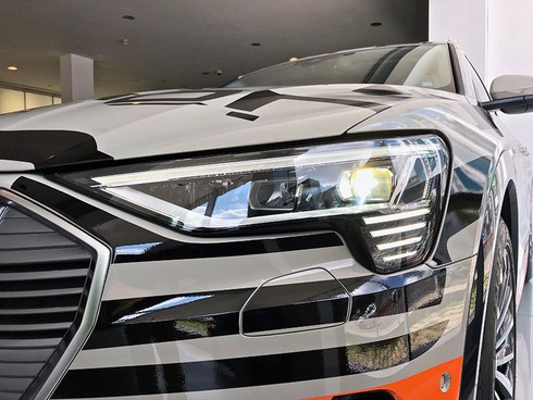 Cận cảnh xe điện Audi e-tron đầu tiên tại Việt Nam - ảnh 3