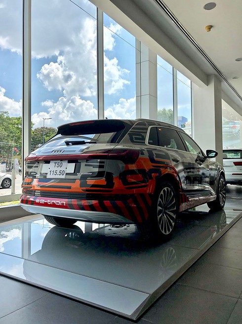 Cận cảnh xe điện Audi e-tron đầu tiên tại Việt Nam - ảnh 8