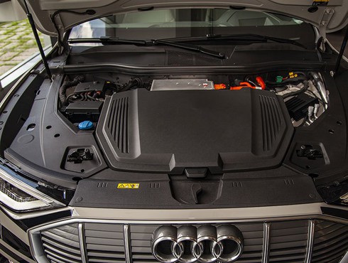 Cận cảnh xe điện Audi e-tron đầu tiên tại Việt Nam - ảnh 7