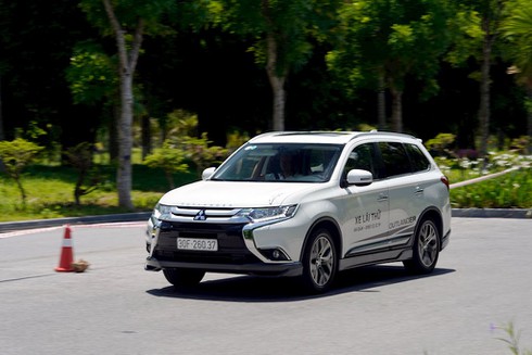 Hàng trăm ô tô cũ, mới góp mặt tại hội chợ xe đầu tiên ở phía Bắc - ảnh 3