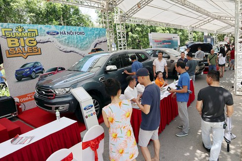 Hàng trăm ô tô cũ, mới góp mặt tại hội chợ xe đầu tiên ở phía Bắc - ảnh 2