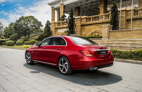 Mercedes – Benz E-Class mới chính thức ra mắt thị trường Việt Nam, giá từ 2,13 tỷ đồng - ảnh 2