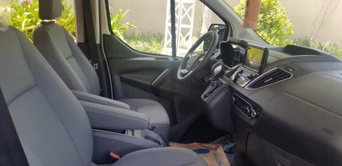 Ford Tourneo lộ thêm hình ảnh và thông tin trước khi ra mắt - ảnh 5