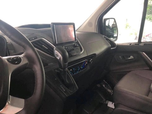 Ford Tourneo lộ thêm hình ảnh và thông tin trước khi ra mắt - ảnh 4