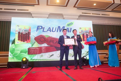 Tiết kiệm 15% nhiên liệu và giảm lượng khí thải độc của ô tô, xe máy chỉ với 1 thanh gốm nhỏ này - ảnh 1