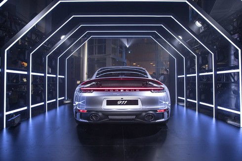 Porsche 911 mới giá từ 7,65 tỷ đồng tai Việt Nam - ảnh 2