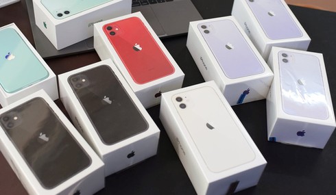 Qua nhieu loai iPhone 11 tai Viet Nam, nguoi dung nen mua may nao? hinh anh 2