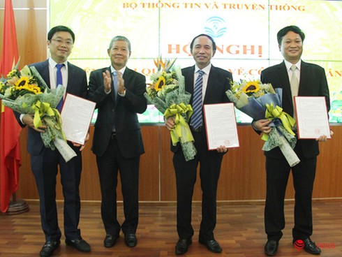 Bộ TT&TT bổ nhiệm 2 Phó Cục trưởng Cục An toàn thông tin |Bổ nhiệm ông Nguyễn Trọng Đường và ông Nguyễn Khắc Lịch làm Phó Cục trưởng Cục An toàn thông tin