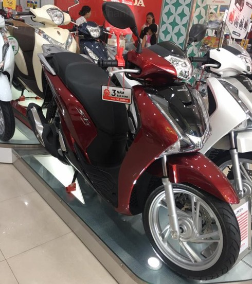 Giá Honda SH lại tăng chóng mặt, chênh vượt ngưỡng 20 triệu đồng tại đại lý - ảnh 1