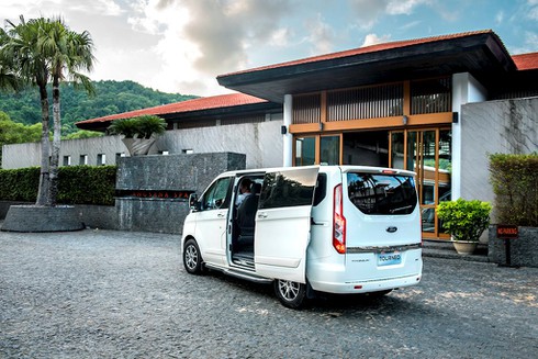 Khách hàng tiềm năng nói gì về Ford Tourneo? - ảnh 5