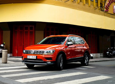 Volkswagen Việt Nam tặng phí trước bạ cho khách mua Tiguan Allspace Highline - ảnh 1