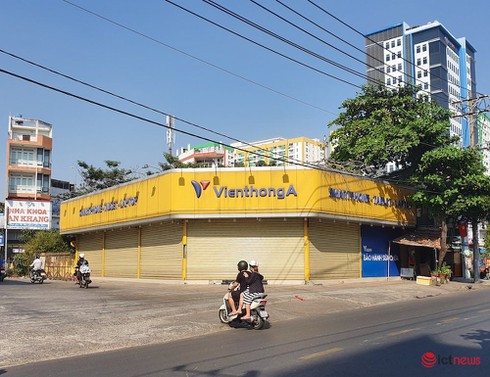 Hình ảnh hàng loạt cửa hàng Viễn Thông A đóng cửa, dấu ấn của