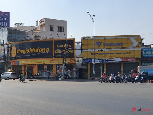 Hình ảnh hàng loạt cửa hàng Viễn Thông A đóng cửa, dấu ấn của