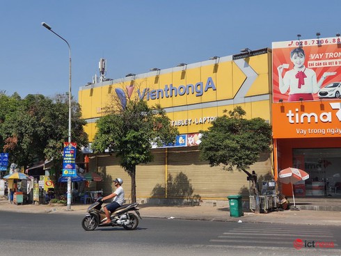 Hình ảnh hàng loạt cửa hàng Viễn Thông A đóng cửa, dấu ấn của