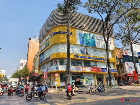 Hình ảnh hàng loạt cửa hàng Viễn Thông A đóng cửa, dấu ấn của