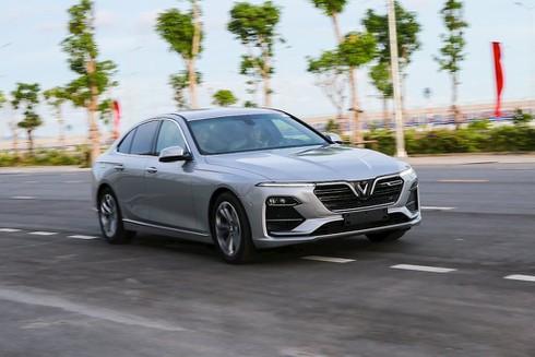 VinFast bán ra 17.200 ô tô, sắp ra mắt mẫu SUV hiệu suất cao Lux V8 và ô tô điện - ảnh 1