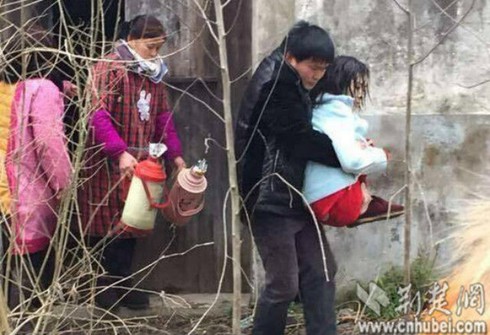 Trung Quốc: Giải cứu cô gái bị cha mẹ giam ở ngôi nhà bỏ hoang suốt 5 năm - ảnh 6