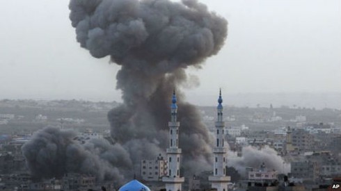 Israel tiến hành hơn 300 cuộc không kích vào Gaza - ảnh 1