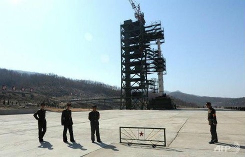 Chuyên gia Iran đến giúp Triều Tiên phóng tên lửa? - ảnh 1
