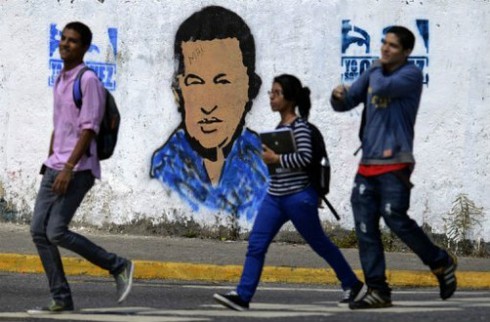 Hugo Chavez điều hành đất nước trong bệnh viện - ảnh 1