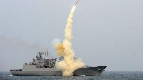 Hàn Quốc tập trận hải quân phô trương sức mạnh - ảnh 1