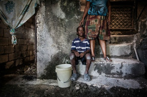 Haiti: Nỗi thống khổ của trẻ em làm