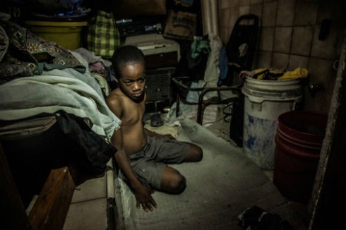 Haiti: Nỗi thống khổ của trẻ em làm