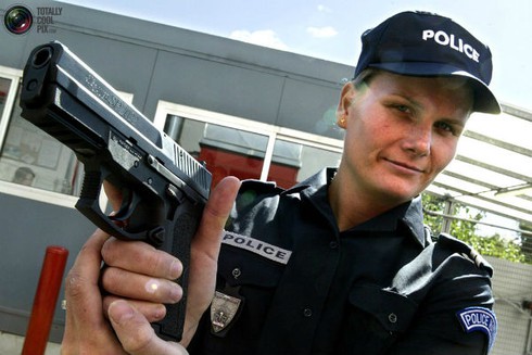 Ngắm các nữ quân nhân xinh đẹp trên thế giới - ảnh 28