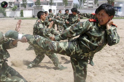 Ngắm các nữ quân nhân xinh đẹp trên thế giới Ngắm Các Nữ Quân Nhân Xinh Đẹp Trên Thế Giới
