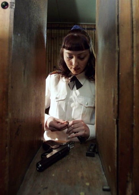 Ngắm các nữ quân nhân xinh đẹp trên thế giới - ảnh 6