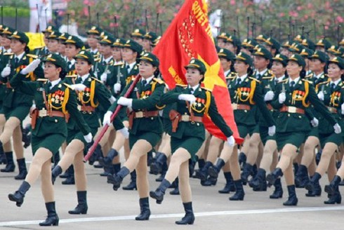 Ngắm các nữ quân nhân xinh đẹp trên thế giới - ảnh 34