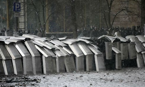 Hình ảnh bạo loạn kinh hoàng ở Ukraina - ảnh 23