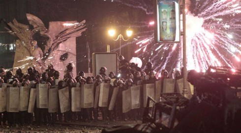 Hình ảnh bạo loạn kinh hoàng ở Ukraina - ảnh 26