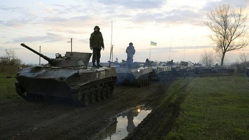 Quân đội Ukraine “mở màn” chiến dịch trấn áp miền đông - ảnh 1