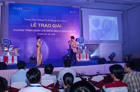 Mobifone TP.HCM trao giải Chương trình dành cho điểm bán và khách hàng - ảnh 1