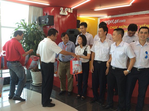 Học viên phi công khóa I của VietJet đã lên đường sang Mỹ - ảnh 1