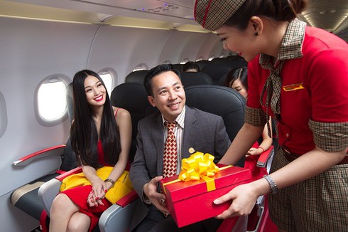 Bay VietJet trúng xe hơi bạc tỷ - ảnh 1