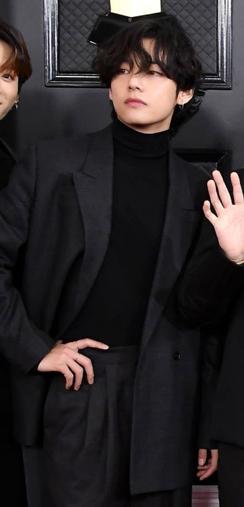BTS diện kiến Tổng thống Hàn Quốc, chính thức trở thành Đặc phái viên: Cả  dàn diện vest hoành tráng, nhưng nhìn RM đi! - GUU.vn