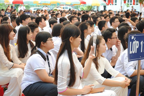 Ngắm nữ sinh trường Đoàn Thị Điểm rạng rỡ ngày khai giảng - ảnh 13