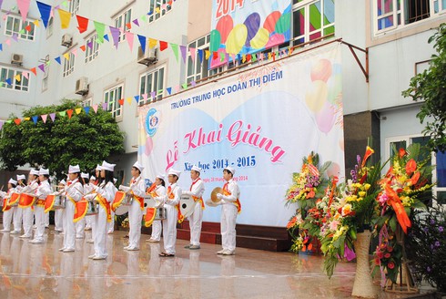 Ngắm nữ sinh trường Đoàn Thị Điểm rạng rỡ ngày khai giảng - ảnh 15