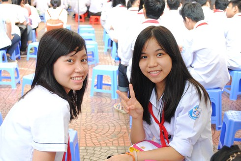 Ngắm nữ sinh trường Đoàn Thị Điểm rạng rỡ ngày khai giảng - ảnh 2