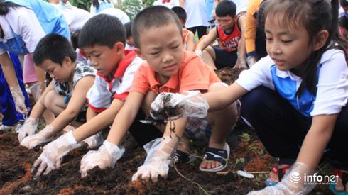 Dạy kỹ năng sống cho con: Không ai khác ngoài bố mẹ! - ảnh 1