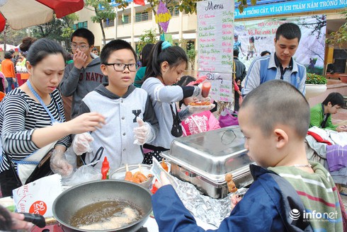 Phụ huynh ngỡ ngàng trước khả năng kiếm tiền của con trẻ - ảnh 2